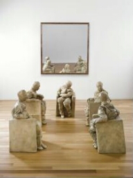 Five Seated Figures (Cinco figuras sentadas)