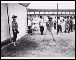Performance colectiva “La plástica joven se dedica al béisbol”, realizada el 24 de septiembre de 1989 en el Círculo Social Obrero José Antonio Echevarría, La Habana, Cuba