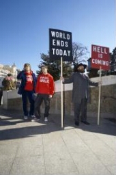 Hell is coming/World ends today: Intervención