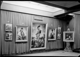 Negativos fotográficos de pinturas de Domingo Huetos.