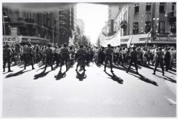 Sombras canas. 2° Marcha de la Resistencia. Buenos Aires 9/10 de diciembre de 1983