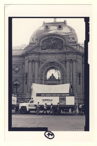 Clausura del Museo Nacional de Bellas Artes con un lienzo blanco