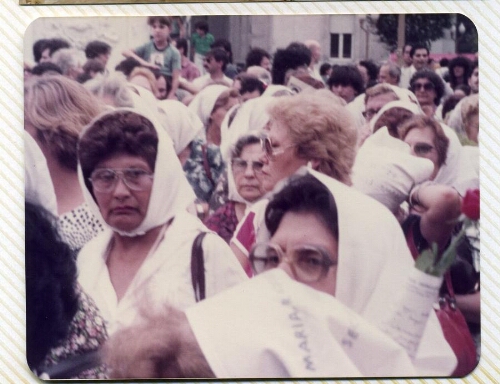 Madres de Plaza de Mayo durante una marcha