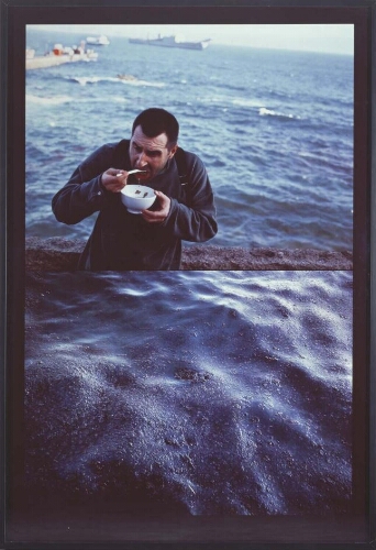 Volunteer eating soup (Isla de Ons, 19/12/02) & Black Tide (Isla de Ons, 19/12/02) (Voluntario comiendo sopa [Isla de Ons, 19/12/02] y Marea Negra [Isla de Ons, 19/12/02])