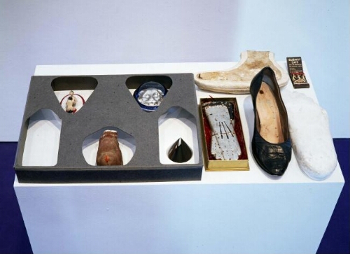 A Tray of Objects (Bandeja de objetos)