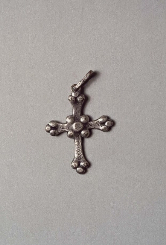 Croix en argent (Cruz de plata [Colgante])