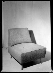 Negativos fotográficos de sillones y sillas de Voltri.