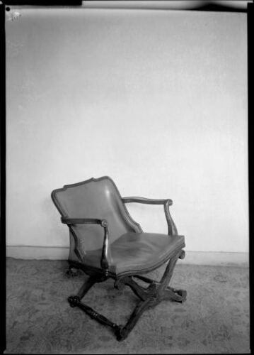 Negativos fotograficos de mobiliario antiguo y moderno de Voltri.