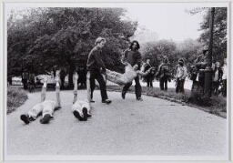 Trisha Brown “Group Accumulation in Central Park” («Acumulación de grupos en Central Park», de Trisha Brown)
