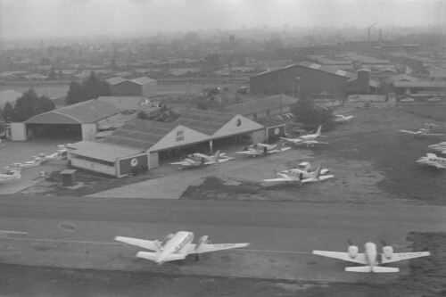 Vista del aterrizaje de las avionetas en el Aeródromo Tobalaba.