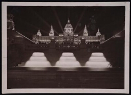Conjunto de trece vistas nocturnas del recinto de la Exposición Internacional de Barcelona de 1929