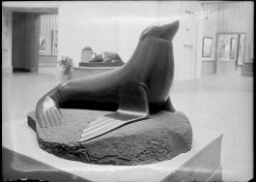 Negativos fotográficos de esculturas y pinturas de la Exposición Nacional de Bellas Artes de 1952.
