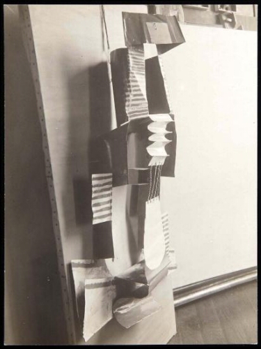 Fotografía de la escultura de Pablo Picasso, Guitarra