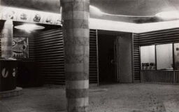 Vista interior del vestíbulo y el bar. Reforma del Cine Dorado de Zaragoza