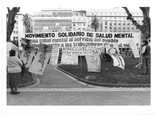 Siluetas en Plaza de Mayo