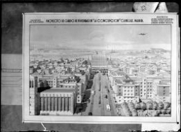 Negativos fotográficos de planos de edificios y entornos urbanos de Jacobo Romero.